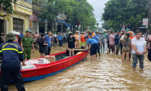 Chương trình thiện nguyện “Chia sẻ yêu thương – Cùng nhau vượt bão”